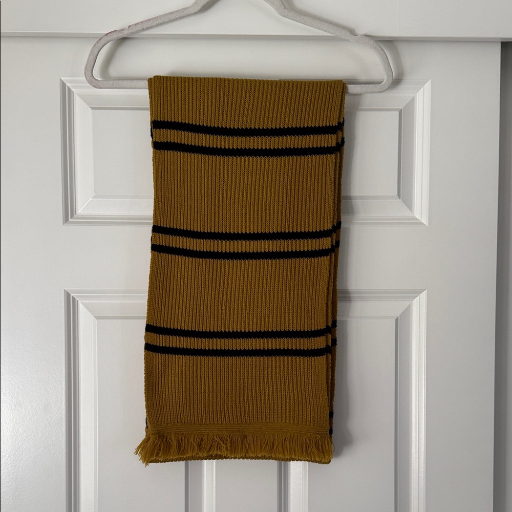 Harry Potter Hufflepuff Striped Mustard and Black Scarf New π§£β¨πͺ